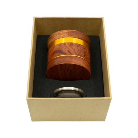 Grinder en bois de noyer La Ferme du CBD dans sa boîte